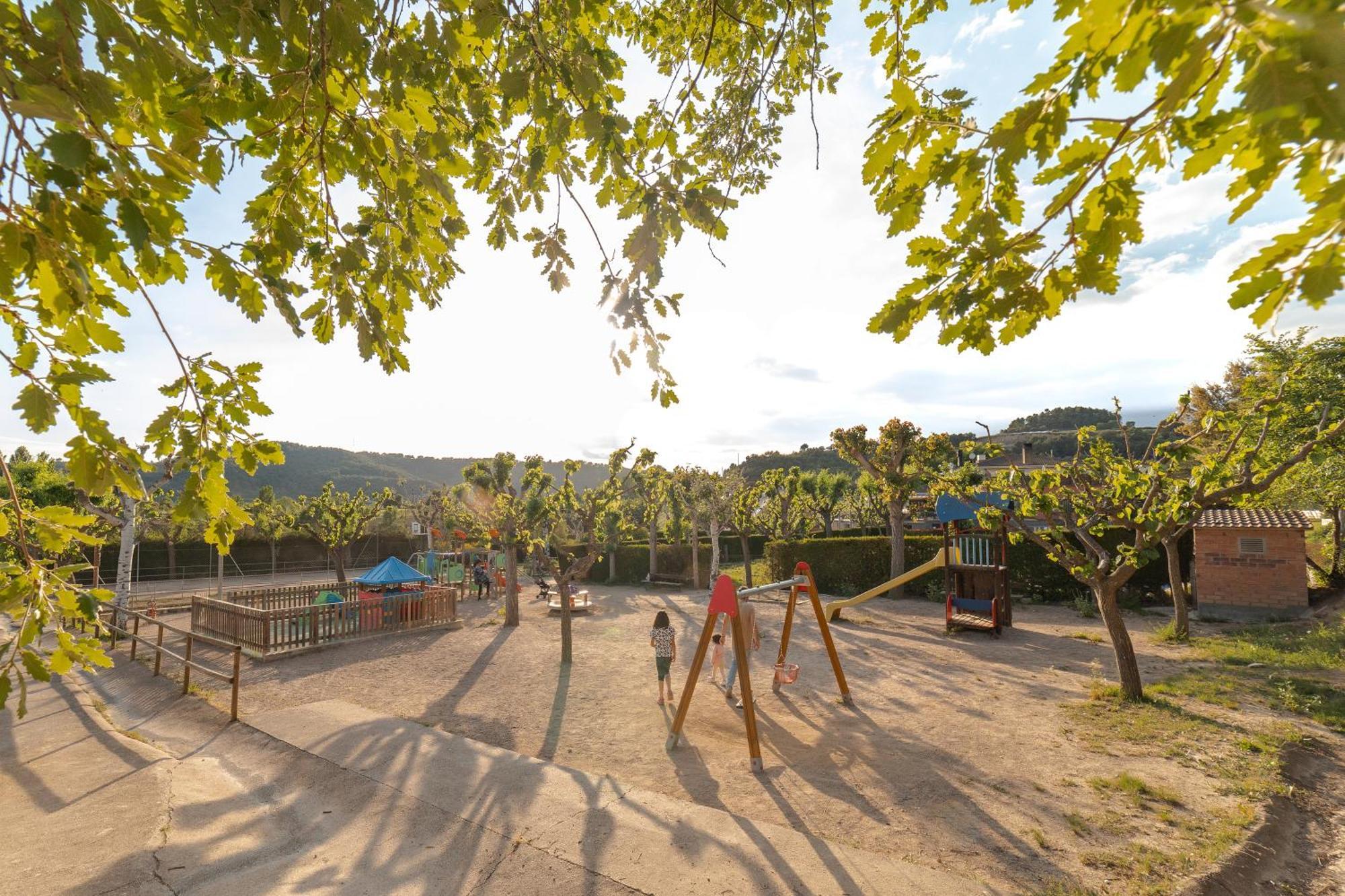 Bungalows - Camping El Solsones Solsona Buitenkant foto